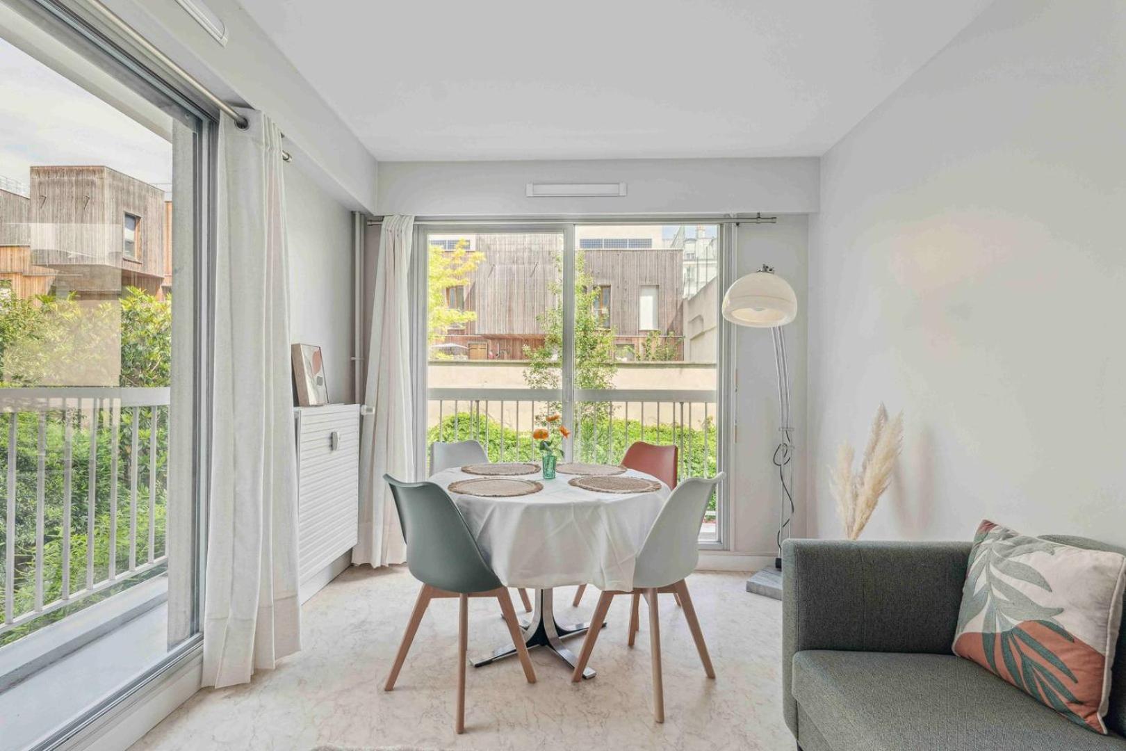 Le Charmant Paris Exterior photo